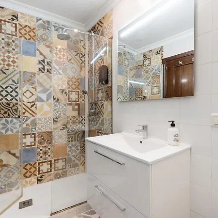 Urbanchicmalaga 2Bedroom Oasis In Historic Malaga Centre Exterior photo